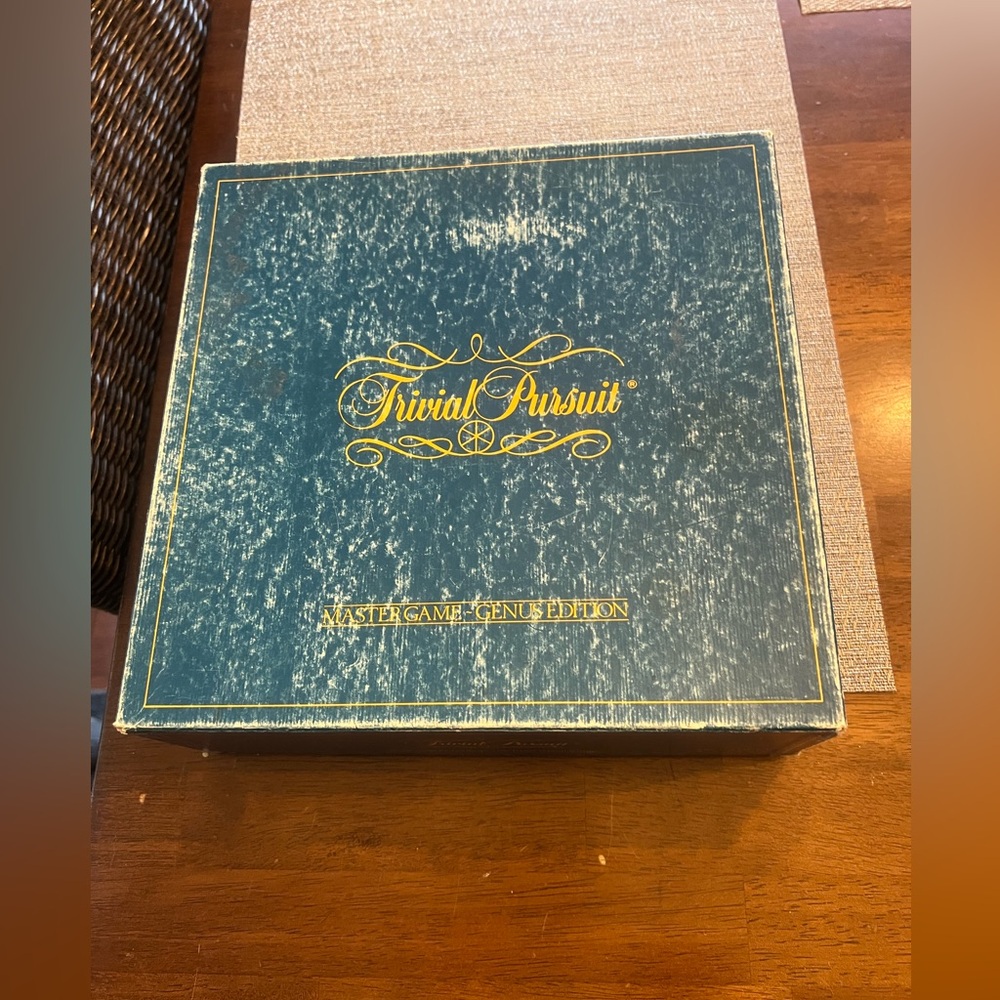 Original vintage‎ 1981 Trivia Pursuit game